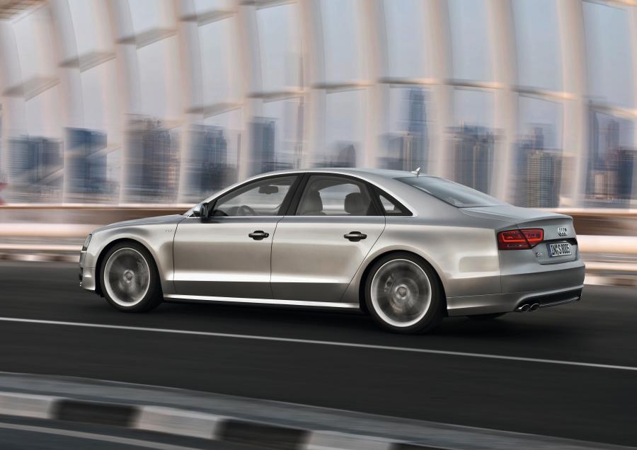  Audi S8 (D4) 2012 года  (WW) (фото 8 из 59)